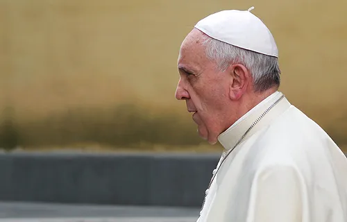 Jesus came into the world as a homeless person, Pope Francis says