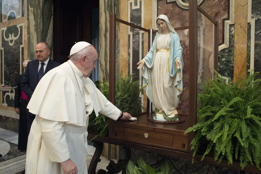  Pope Francis blesses a statue of the Immaculate Virgin Mary of the Miraculous Medal Nov. 11, 2020. ?w=200&h=150