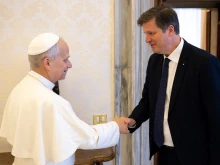 Eduard Habsburg, Hungary's ambassador to the Holy See from 2015 to 2025, takes his leave during a farewell visit to Pope Leo XIV on Nov. 21, 2025.
