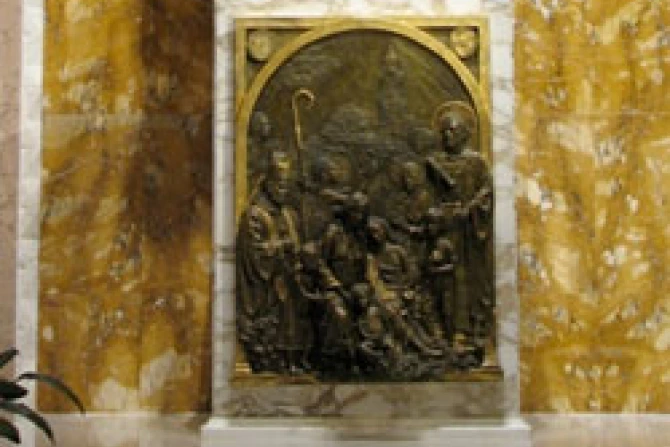 010810 Weaklands Statue