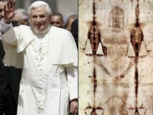 Pope Benedict and an image of the Shroud of Turin.