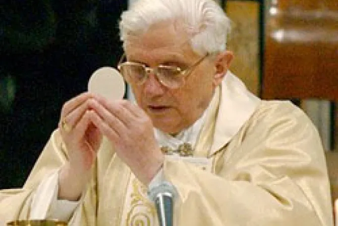 04 28 2010   Pope Eucharist