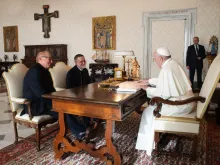 Fr. Pierluigi Maccalli, center, meets Pope Francis at the Vatican Nov. 9, 2020. 