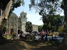The Zocalo of Oaxaca City. Credit: Joseluisjuarezperez via Wikimedia (CC BY-SA 3.0)
