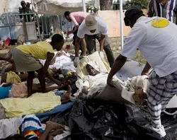 Haitian earthquake victims receiving medical care. ?w=200&h=150