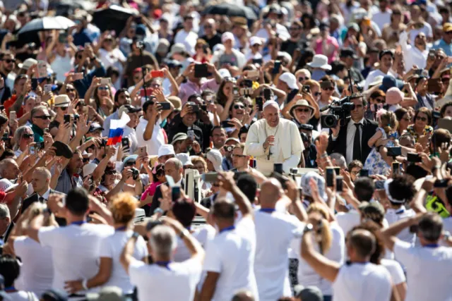 Pope Francis at his weekly Wednesday audience in St. Peter's Square June 26, 2019. Credit: Daniel Ibanez/CNA.