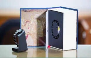 Click To Pray eRosary-For Peace in the World.   Daniel Ibanez / CNA.