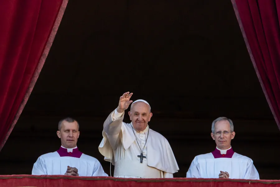 Pope Francis gives the Urbi et Orbi blessing from the center loggia of St. Peter’s Basilica Dec. 25, 2019. ?w=200&h=150