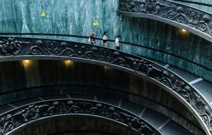 Visitors in face masks at the newly reopened Vatican Museums.   EWTN/Daniel Ibáñez