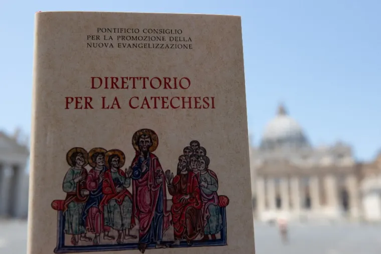 The Italian version of the new Directory for Catechesis, launched at the Vatican, June 25, 2020. Credit: Daniel Ibáñez/CNA.