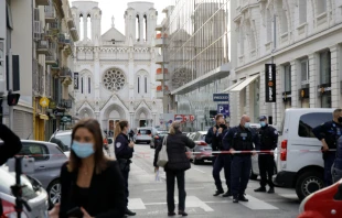 Police seal off the street after the attack at the basilica in Nice, France, Oct. 29, 2020.   Martino C. (CC BY-SA 4.0).