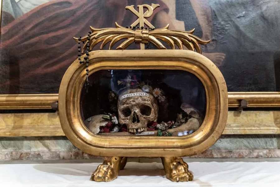 St. Valentine’s skull in the minor basilica of Santa Maria in Cosmedin in Rome, Italy. Photo credits: Daniel Ibáñez/CNA.?w=200&h=150