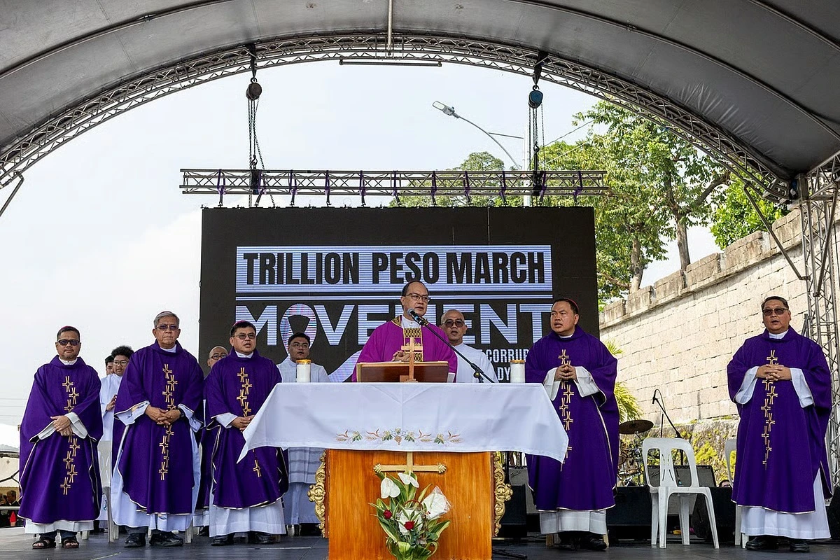 Thousands protest corruption in Philippines as Church leaders call for accountability