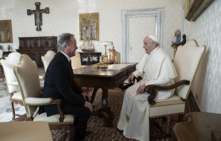 World Food Program head David Beasley meets Pope Francis at the Vatican Jan. 28, 2021. Credit: Vatican Media.