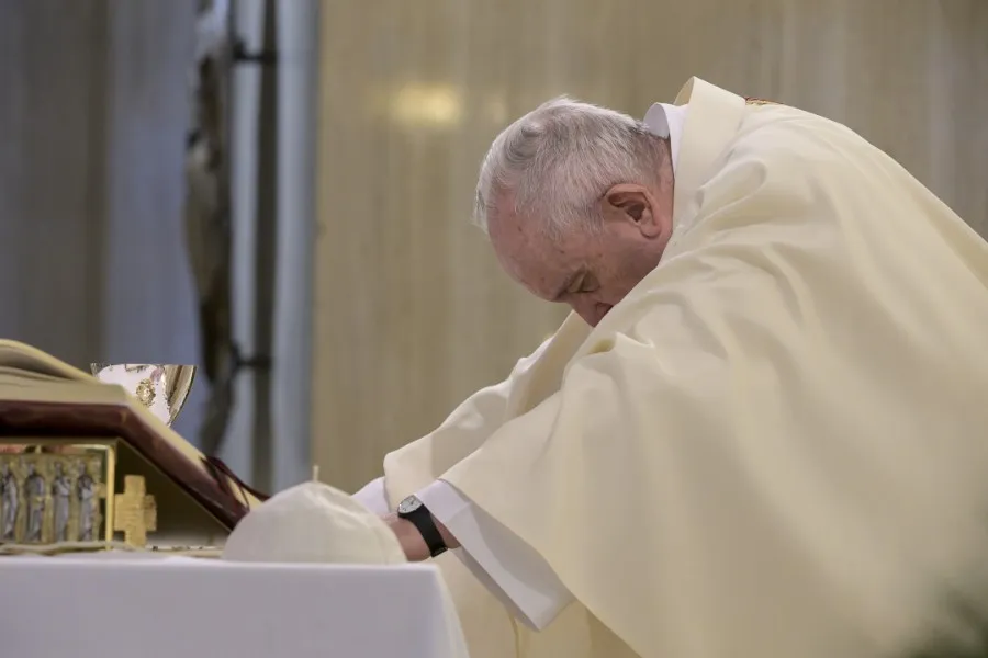 Pope Francis celebrates morning Mass at the Casa Santa Marta April 30, 2020. ?w=200&h=150