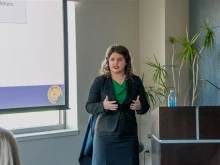 Veronica Webb leads a seminar for parents in fall 2023.