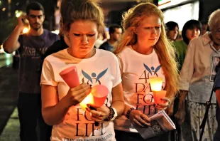 A 40 Days for Life prayer vigil. Credit: 40 Days for Life