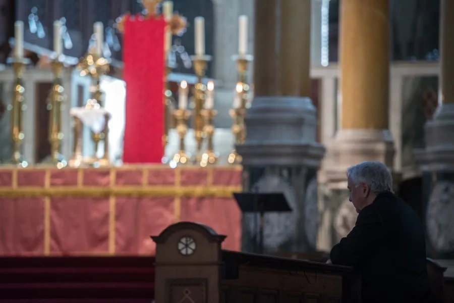 Cardinal Vincent Nichols prays in Westminster Cathedral, London, March 22, 2020. ?w=200&h=150
