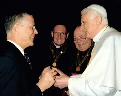 Dr. John Haas meets Pope Benedict XVI. ?w=200&h=150