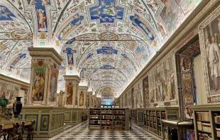 The Sistine Hall of the Vatican Apostolic Library. Credit: Courtney Mares/CNA