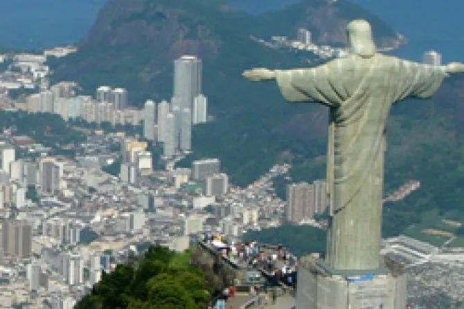 7 01 2010 Rio Statue2