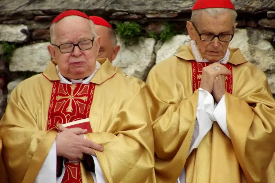 Cardinal Henryk Gulbinowicz, left. ?w=200&h=150