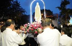 A Marian Procession with members of Risen Christ Parish in Singapore. ?w=200&h=150