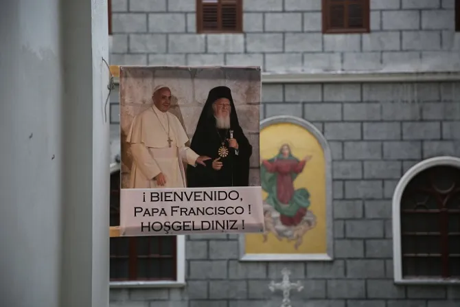 A banner welcoming Pope Francis hangs in Isranbul ahead of his arrival Credit Daniel Ibez CNA