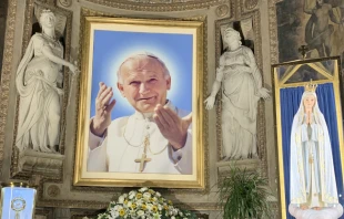 The Church of Santo Spirito in Sassia has a side chapel dedicated to St. John Paul II.   Courtney Grogan/CNA.