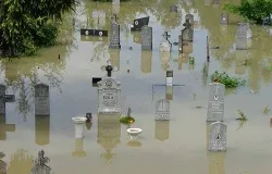 A flooded cemetery in the Archdiocese of Vhrbosna in Sarajevo. ?w=200&h=150