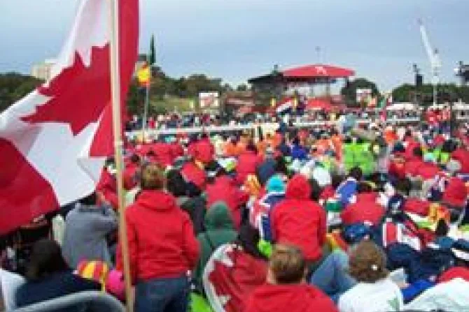 A group of Canadian youth at WYD 2008 in Sydney Australia CNA US Catholic News 8 11 11