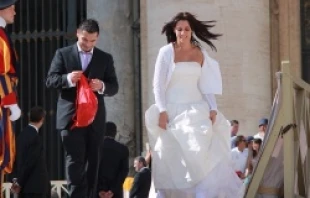 A married couple waits to be blessed by Pope Francis during his Oct. 16, 2013 General Audience   Kerri Lenartowick/CNA