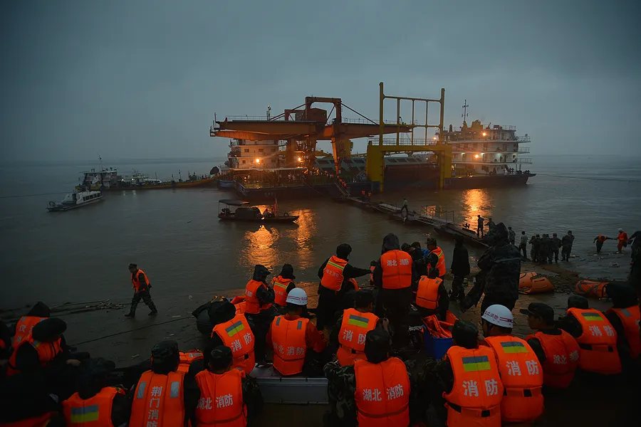 A passenger ship carrying 458 people sinks in Yangtze River in Jingzhou, China on June 2, 2015. ?w=200&h=150