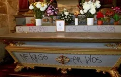 A side altar vandalized with blasphemous graffiti in Santiago de Chile's cathedral, July 25, 2013. ?w=200&h=150