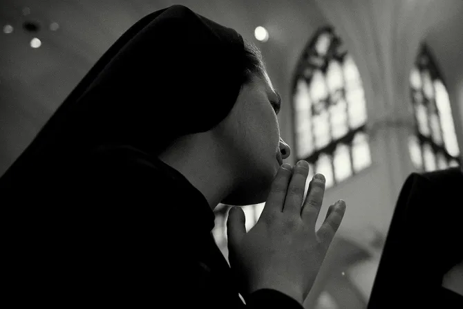A young religious sister prays at the Cathedral of the Immaculate Conception in Denver Jan 17 2105 Credit Catholic Charities Jeffrey Bruno CC BY 20 CNA