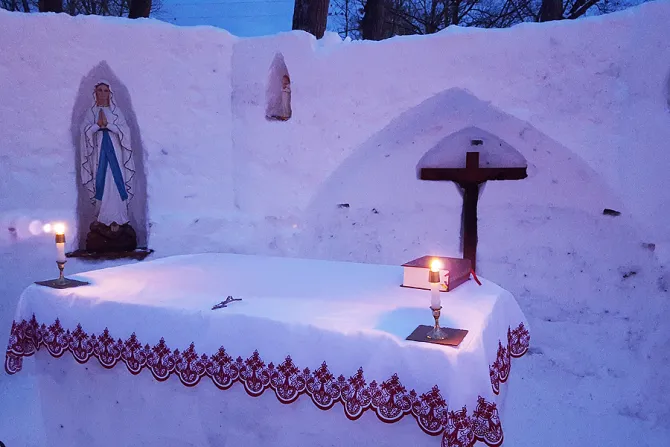 Altar inside the Snow Chapel Courtesy of St Albert the Great University Parish CNA 2 9 16JPG