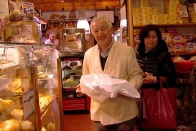 Angelo Colapicchinoi presents one of his Columba cakes at his bakery Credit Estefania Aguirre CNA