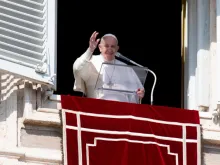 Pope Francis greets pilgrims during his Angelus address Feb. 21, 2021. Credit: Vatican Media/CNA.