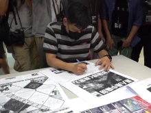 An editor prepares the final edition of the Apple Daily.