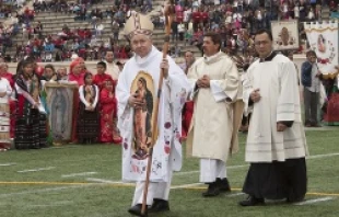 Archbishop Jose Gomez celebrates Mass Dec. 2, 2012 after the Marian procession of Our Lady of Guadalupe. Photo courtesy of Victor Alemán-vida-nueva.com.