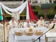 Archbishop Jose Gomez celebrates Mass after the Marian procession of Our Lady of Guadalupe, Dec 2, 2012. 