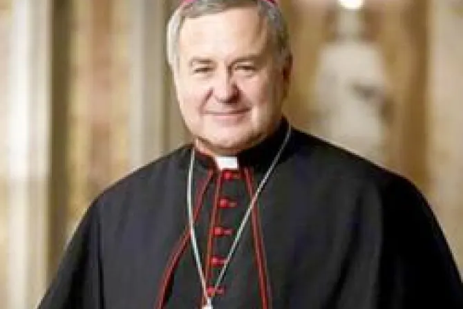 Archbishop Robert J Carlson CNA US Catholic News 12 14 11