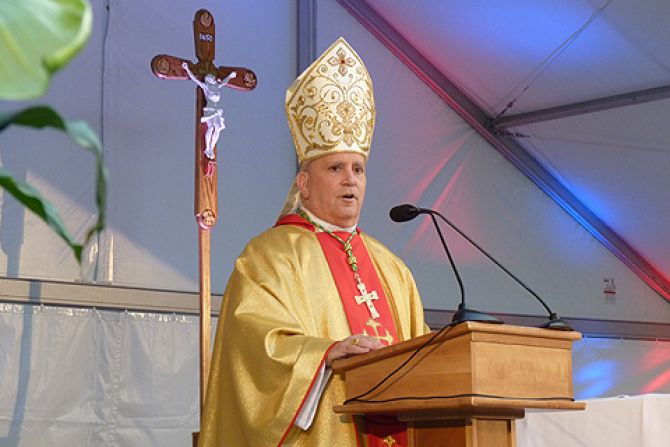 Archbishop Samuel J Aquila celebrates Mass for the 20th annniversary of the Denver WYD Aug 15 2013 Credit Elise Harris CNA 2 CNA 8 16 13