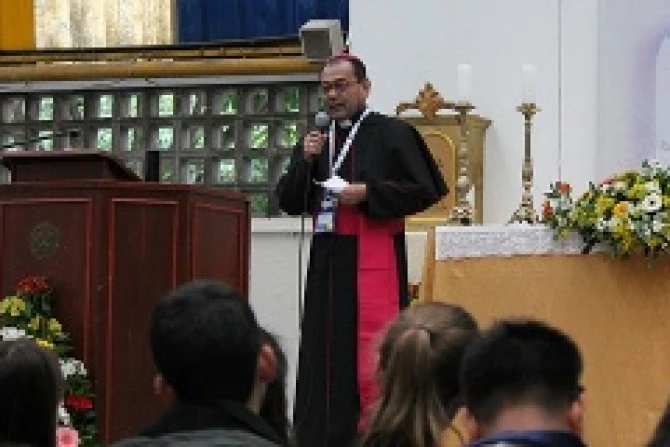 Archbishop emeritus Vincent M Concessao of Delhi gives a catechesis session at Our Lady of Mercy School July 24 2013 Credit Estefania Aguirre CNA 2 CNA 7 24 13