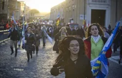 Argentinian pilgrims lead the rush into Saint Peter's Square on the morning of Pope Francis' March 19, 2013 inauguration. ?w=200&h=150