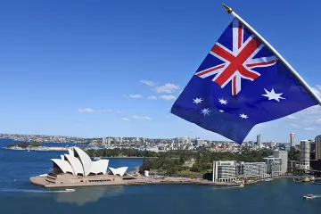 Australia Credit ChameleonsEye Shutterstock CNA