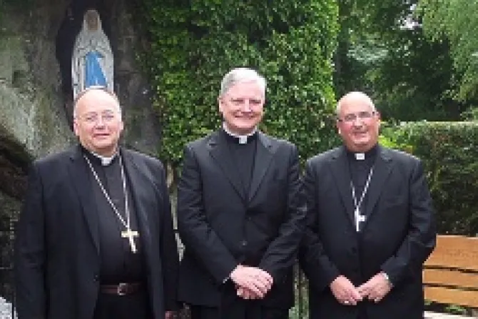Auxiliary Bishop Stephen Robson Msgr Leo Cushley and Archbishop Philip Tartaglia Apostolic Administrator Courtesy of the Archdiocese of St Andrews and Edinburgh CNA 7 24 13