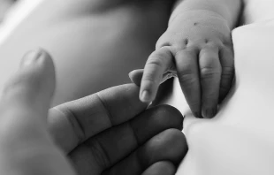 Baby Feet.   Kalle Gustafsson via Flickr (CC BY 2.0).