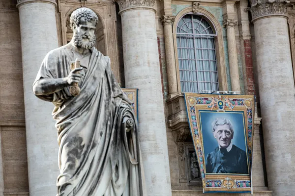 Banner of St. John Henry Newman on St. Peter's Basilica for his canonization Oct. 13, 2019. / Daniel Ibanez/CNA