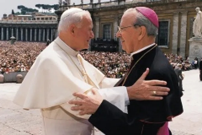 Bishop Alvaro del Portillo with John Paul II CNA US Catholic News Credit Opus Dei CNA 7 8 13